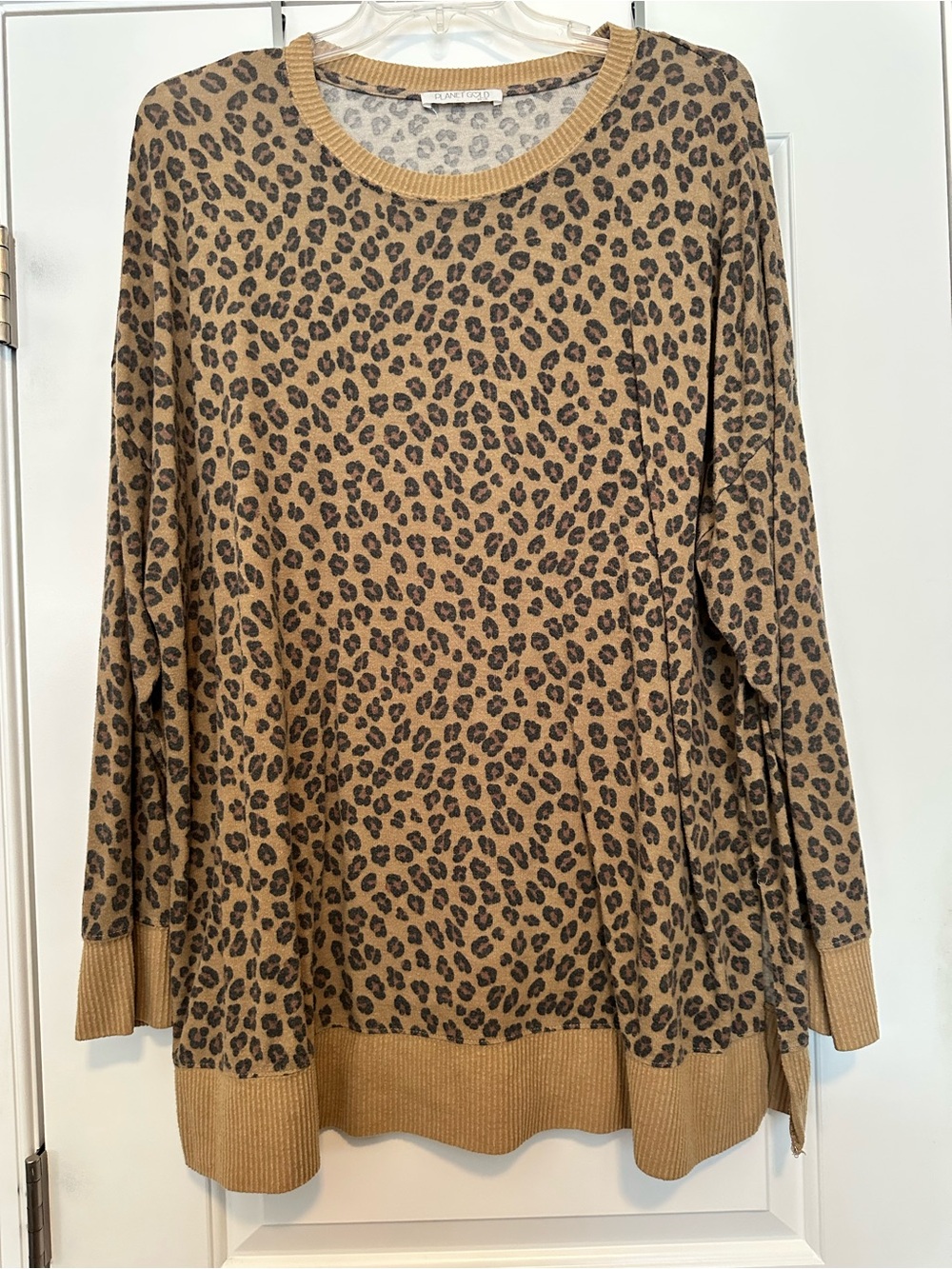 Planet Gold Tan and Black Leopard-Print Pullover Lightweight Sweater